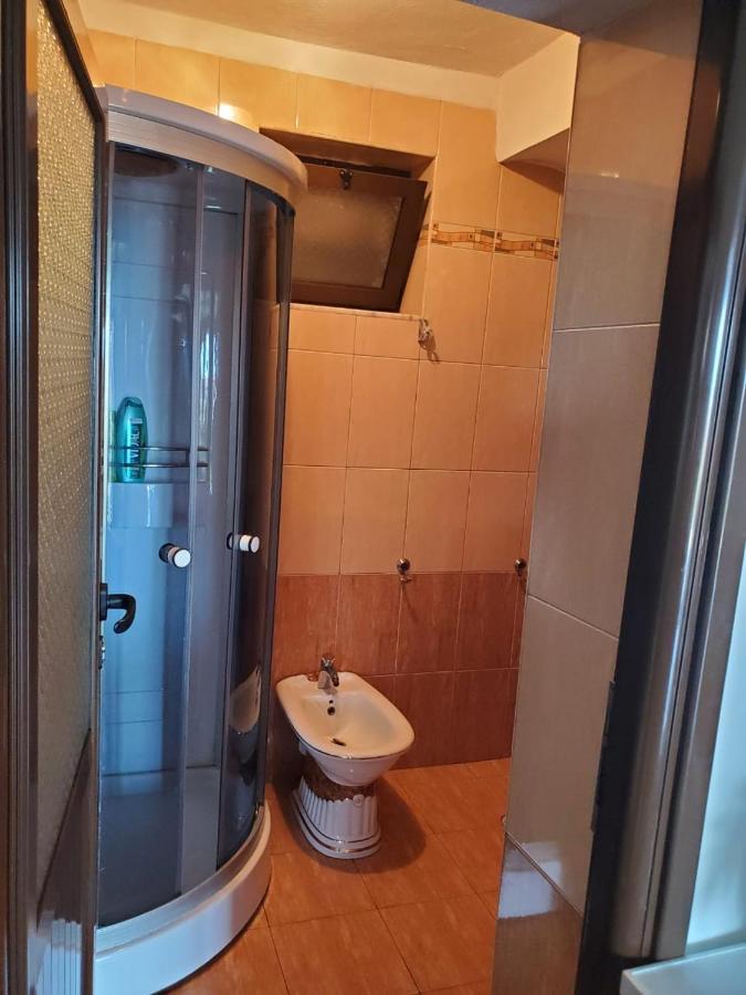 Lake Ohrid Guesthouse "Villa Valentina" Pogradec Luaran gambar